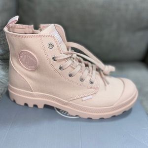 Women’s military style boot